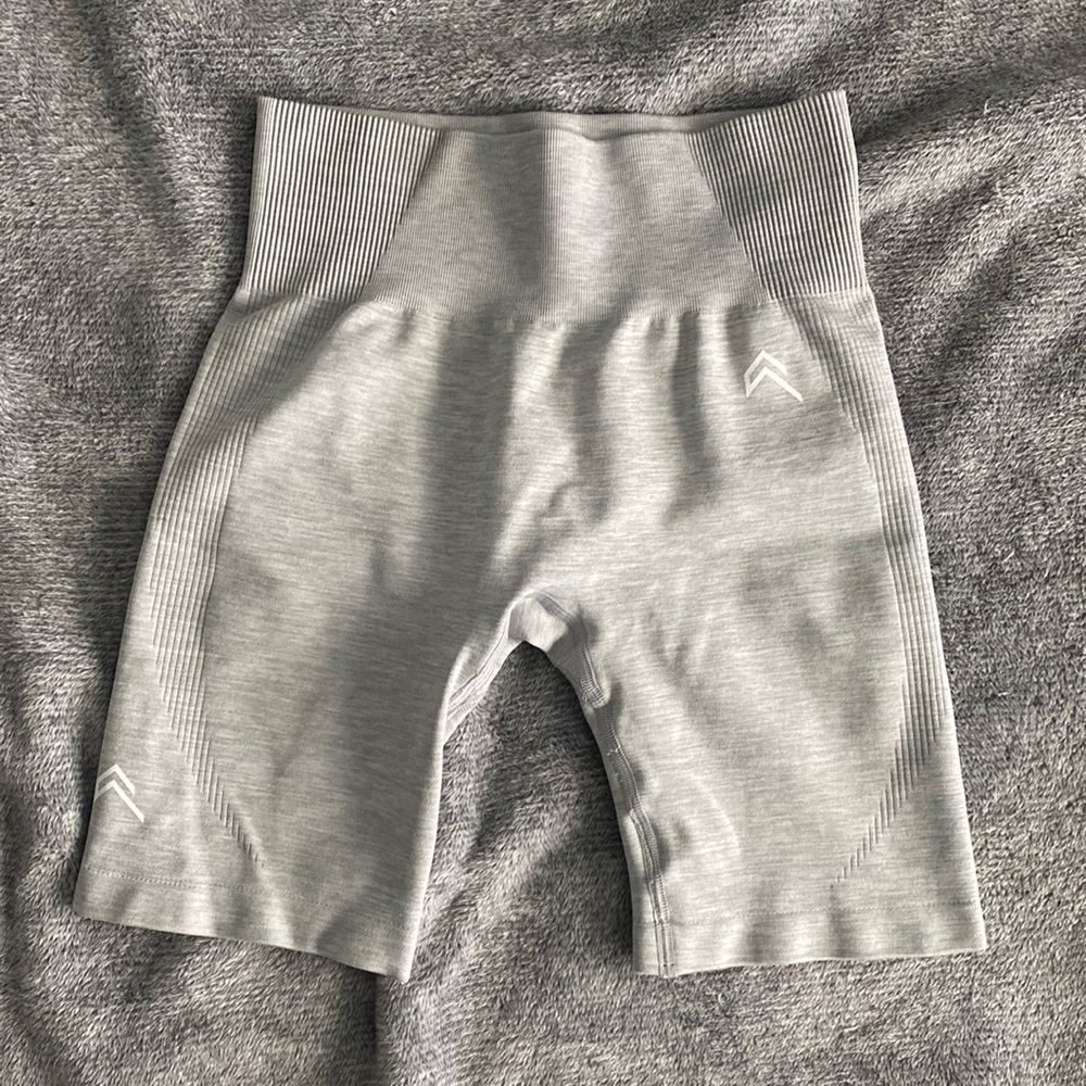 Oner active shorts. Worn twice, selling because I don’t like the color on me.